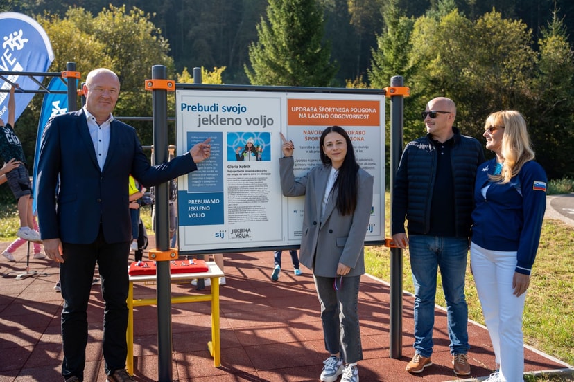 Olimpijka Gloria Kotnik je ambasadorka 22. jeklenega poligona, postavljenega v občini Mislinja